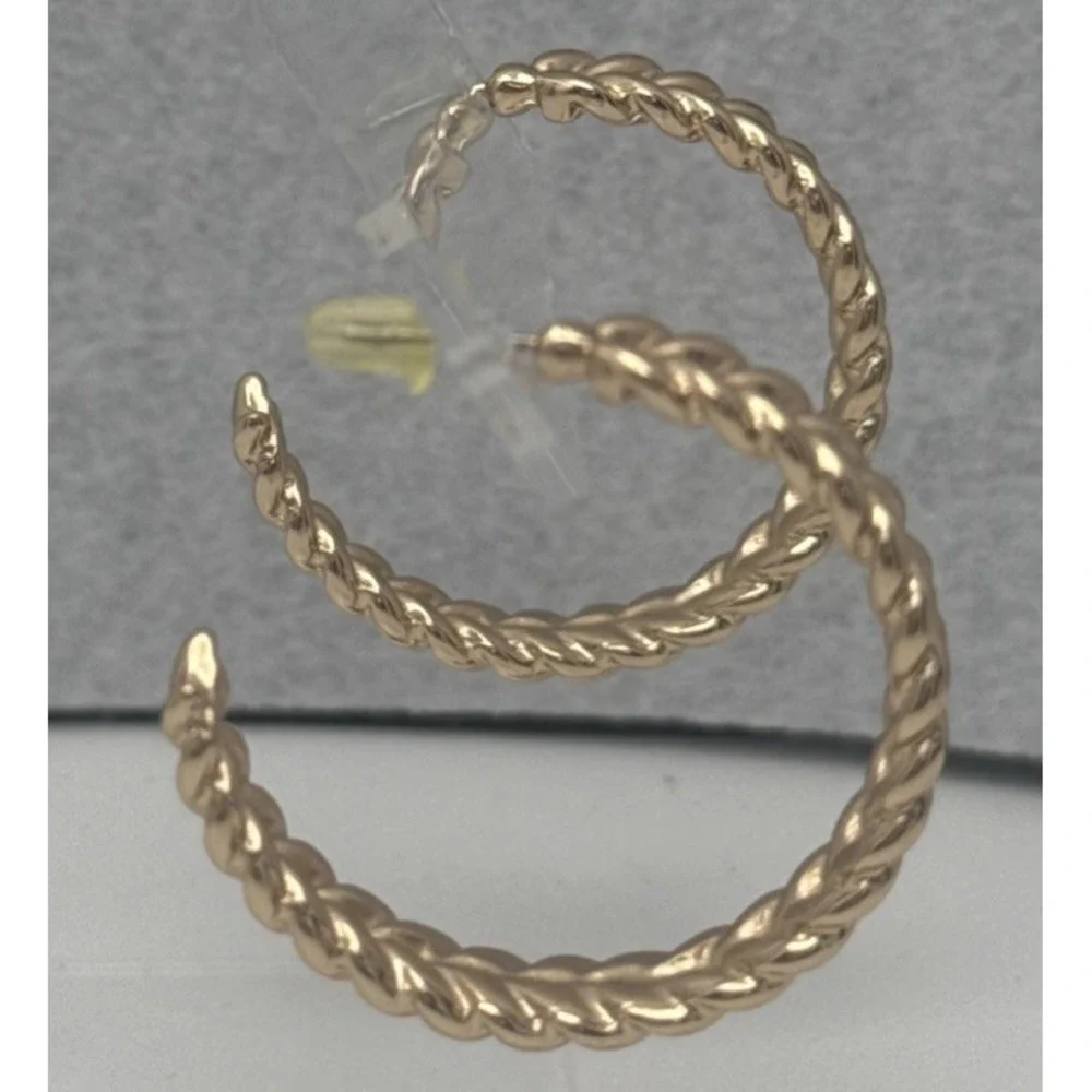 Vintage Gold Tone Chevron Herringbone Hoop Earrings Chunky Woven Textured